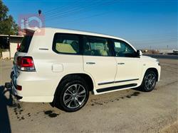 تۆیۆتا لاند کروزەر